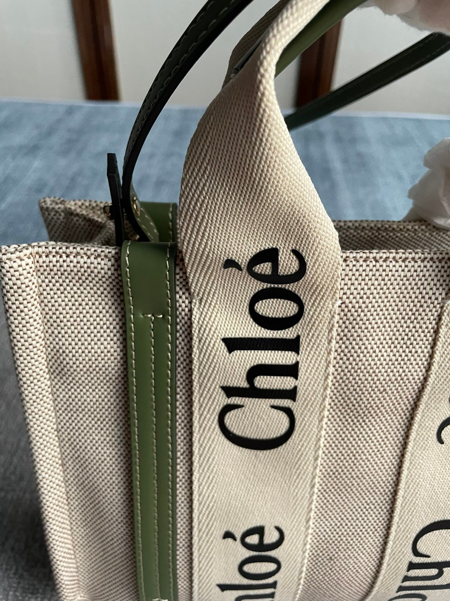 SMALL STRAP WOODY TOTE BAG 26.5 IN BEIGE LINEN CANVAS BLACK WEBBING LOGO EMBROIDER GREEN CALFSKIN