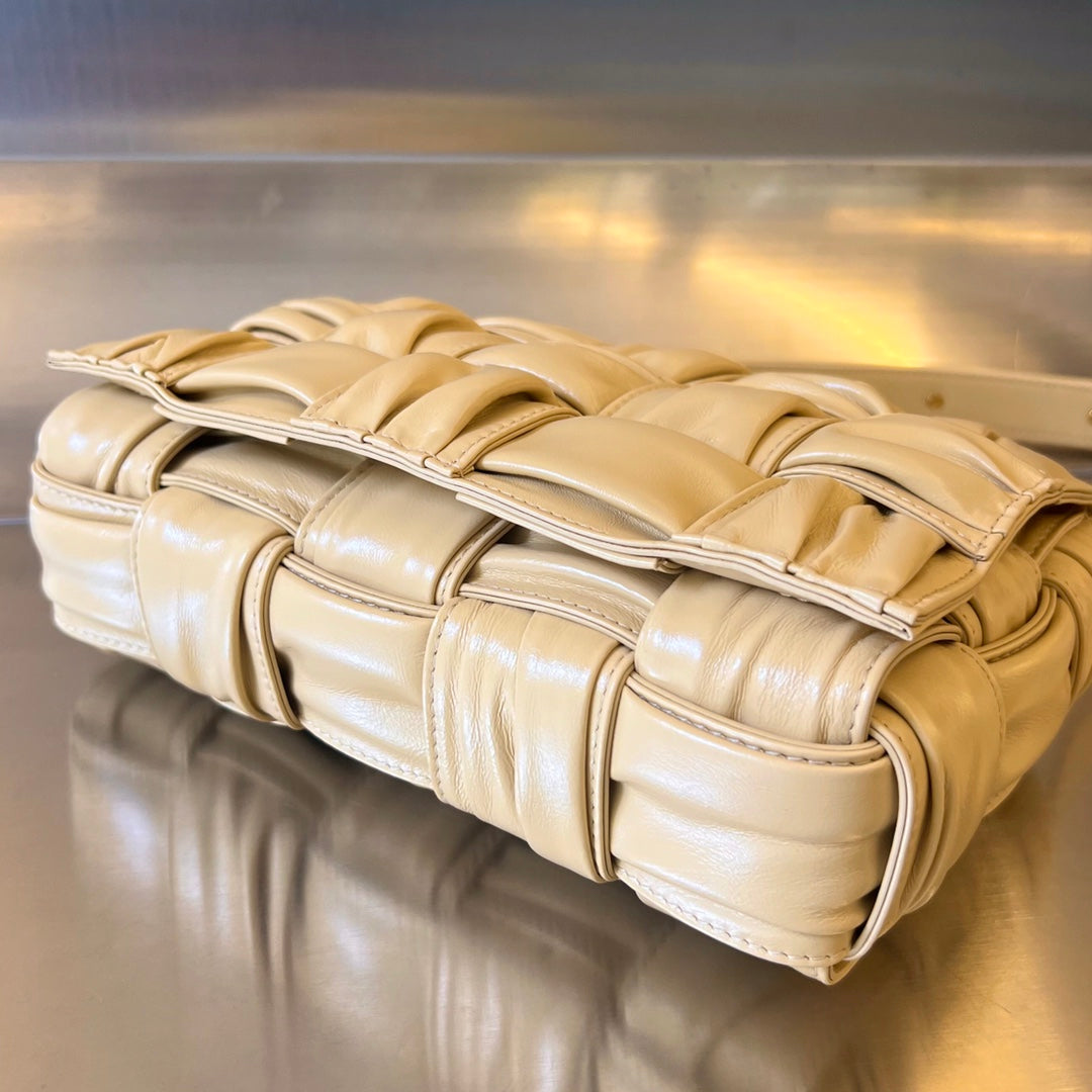 CASSETTE 28 IN BLOND BEIGE SOFT LAMBSKIN
