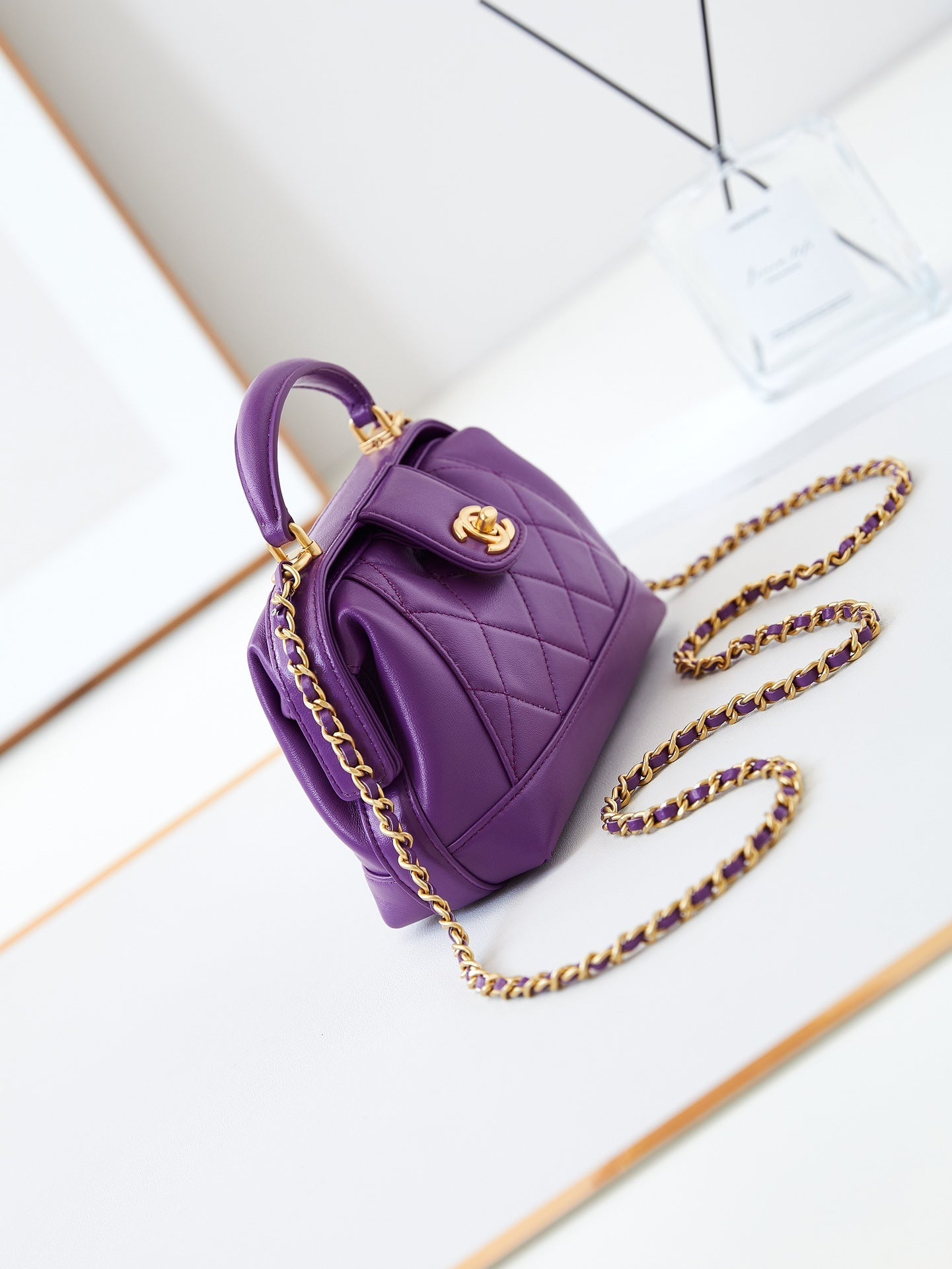 SMALL TOP HANDLE BAG 18 IN PURPLE OIL-WAX LAMBSKIN GOLD HARDWARE