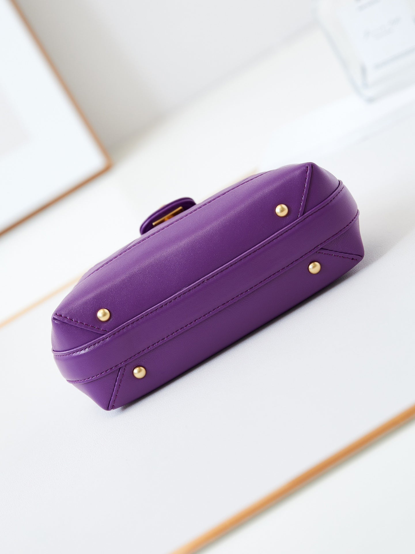 SMALL TOP HANDLE BAG 18 IN PURPLE OIL-WAX LAMBSKIN GOLD HARDWARE