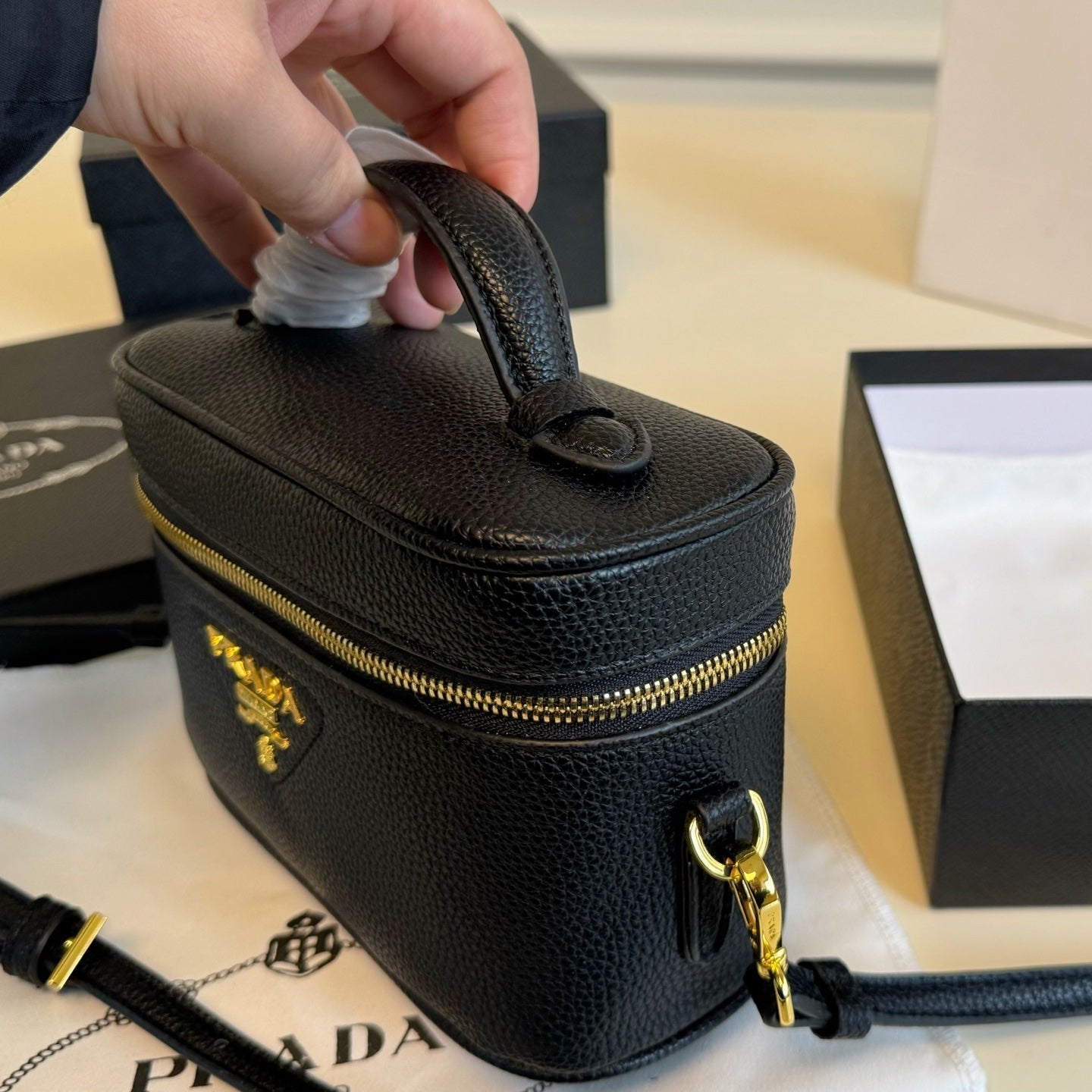 VANITY CASE BAG 19 IN BLACK CALFSKIN GOLD HARDWARE