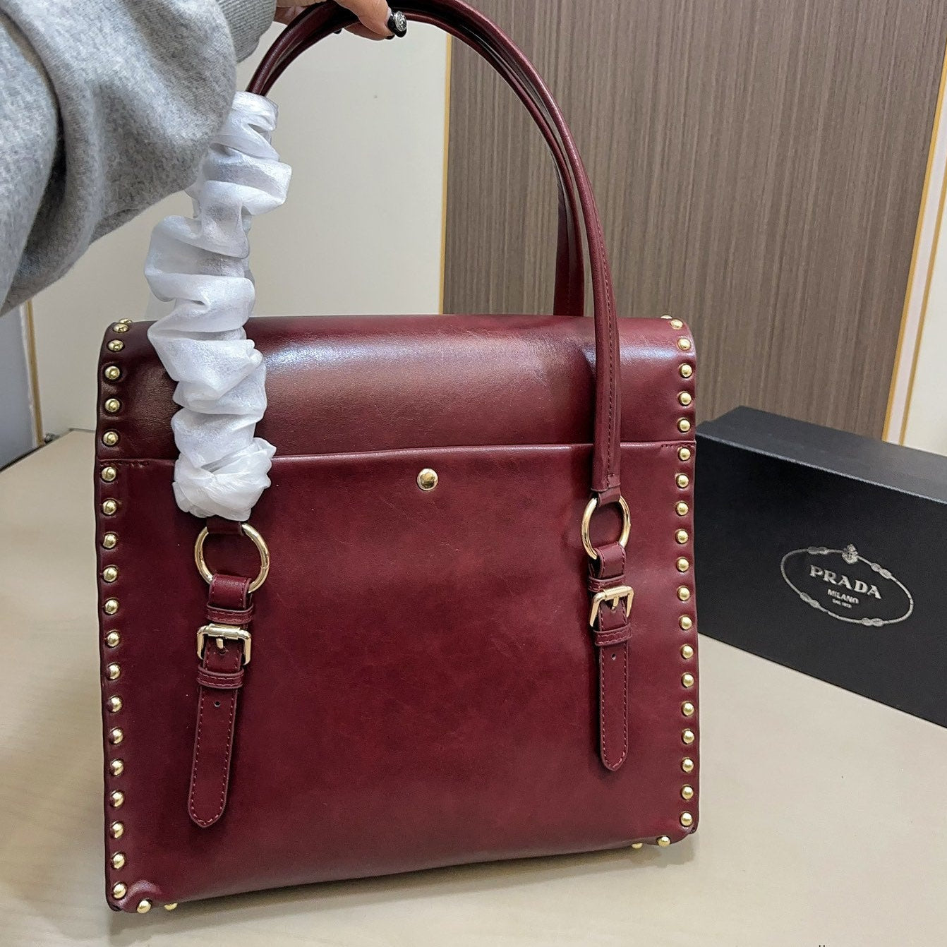 STUDDED TOP HANDLE BAG 33 IN BURGUNDY RED SMOOTH CALFSKIN