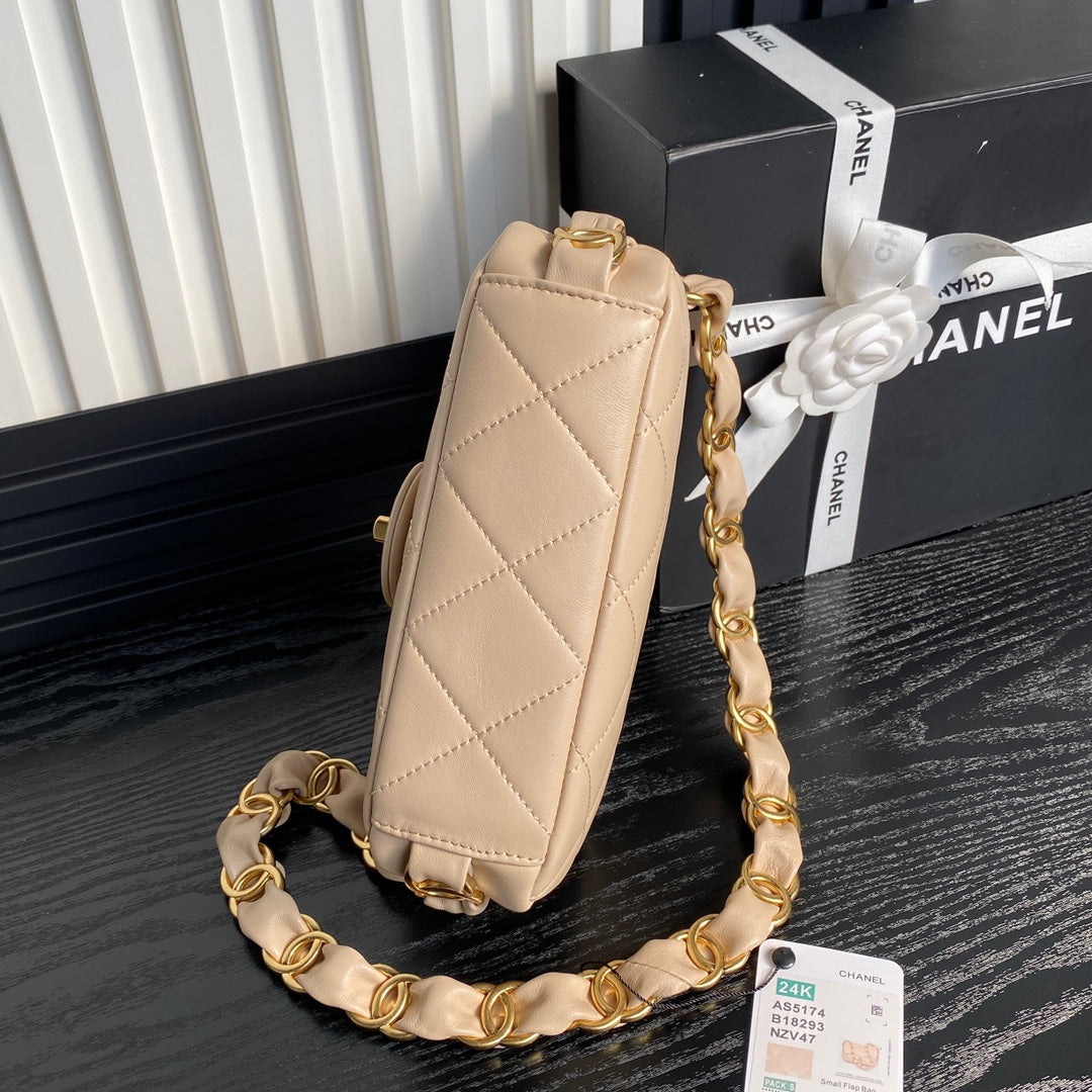 SMALL FLAP BAG 21 IN AKAROA BEIGE CALFSKIN GOLD DOUBLE C THICK CHAIN