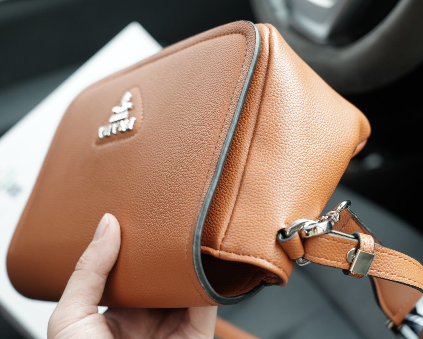 SHOULDER BAG 26 IN BROWN SHINY GRAINED CALFSKIN