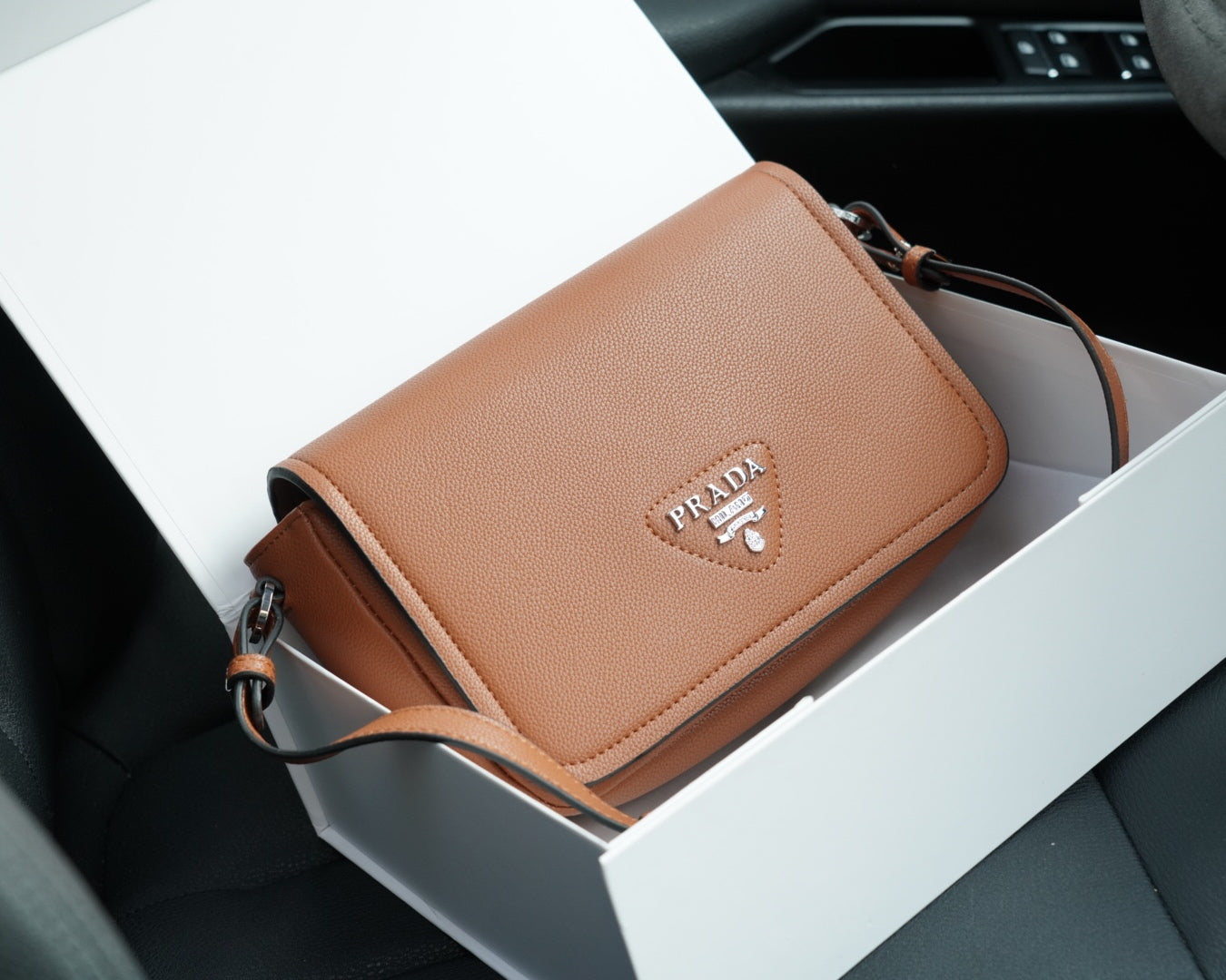 SHOULDER BAG 26 IN BROWN SHINY GRAINED CALFSKIN