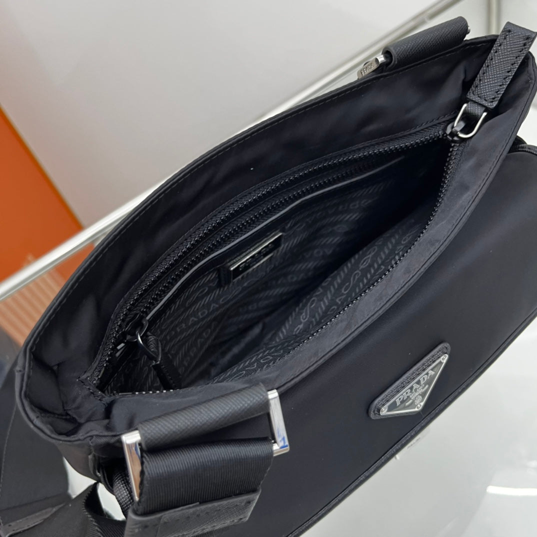 TRIANGLE LOGO CROSSBODY BAG 25 IN BLACK SAFFIANO LEATHER