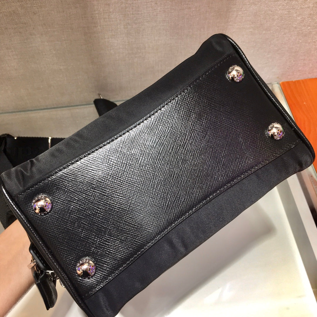 TOP HANDLE CROSSBODY BAG 20 IN BLACK RE-NYLON