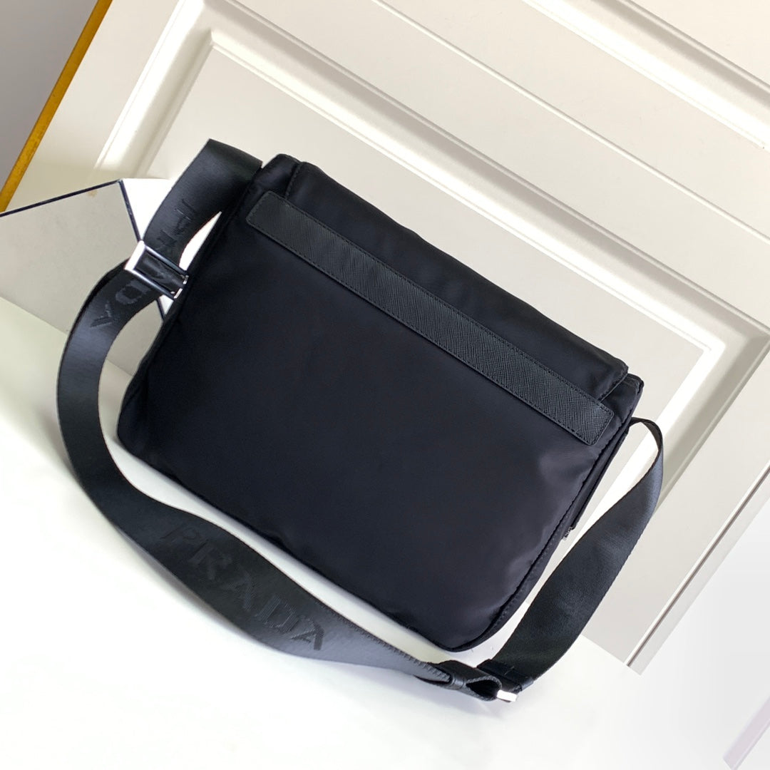 TRIANGLE LOGO CROSSBODY BAG 30 IN BLACK RE-NYLON