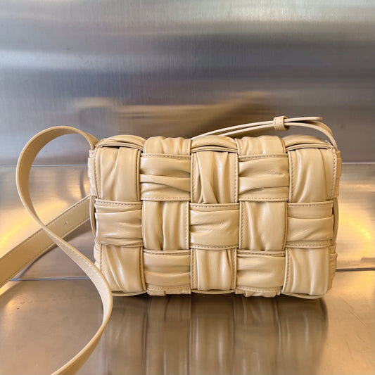 CASSETTE 28 IN BLOND BEIGE SOFT LAMBSKIN