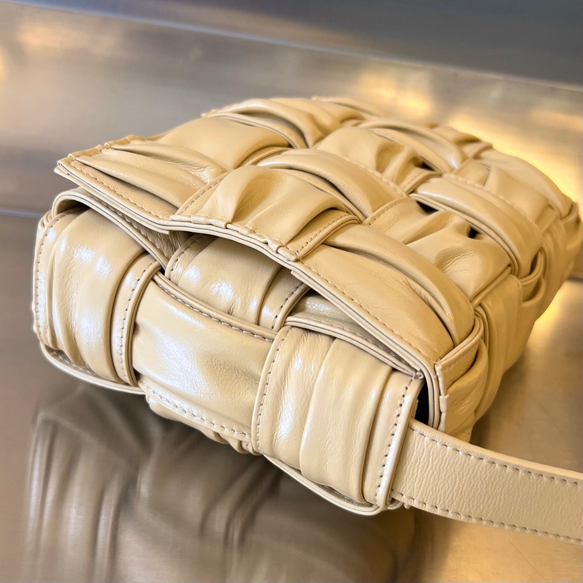 CASSETTE 28 IN BLOND BEIGE SOFT LAMBSKIN