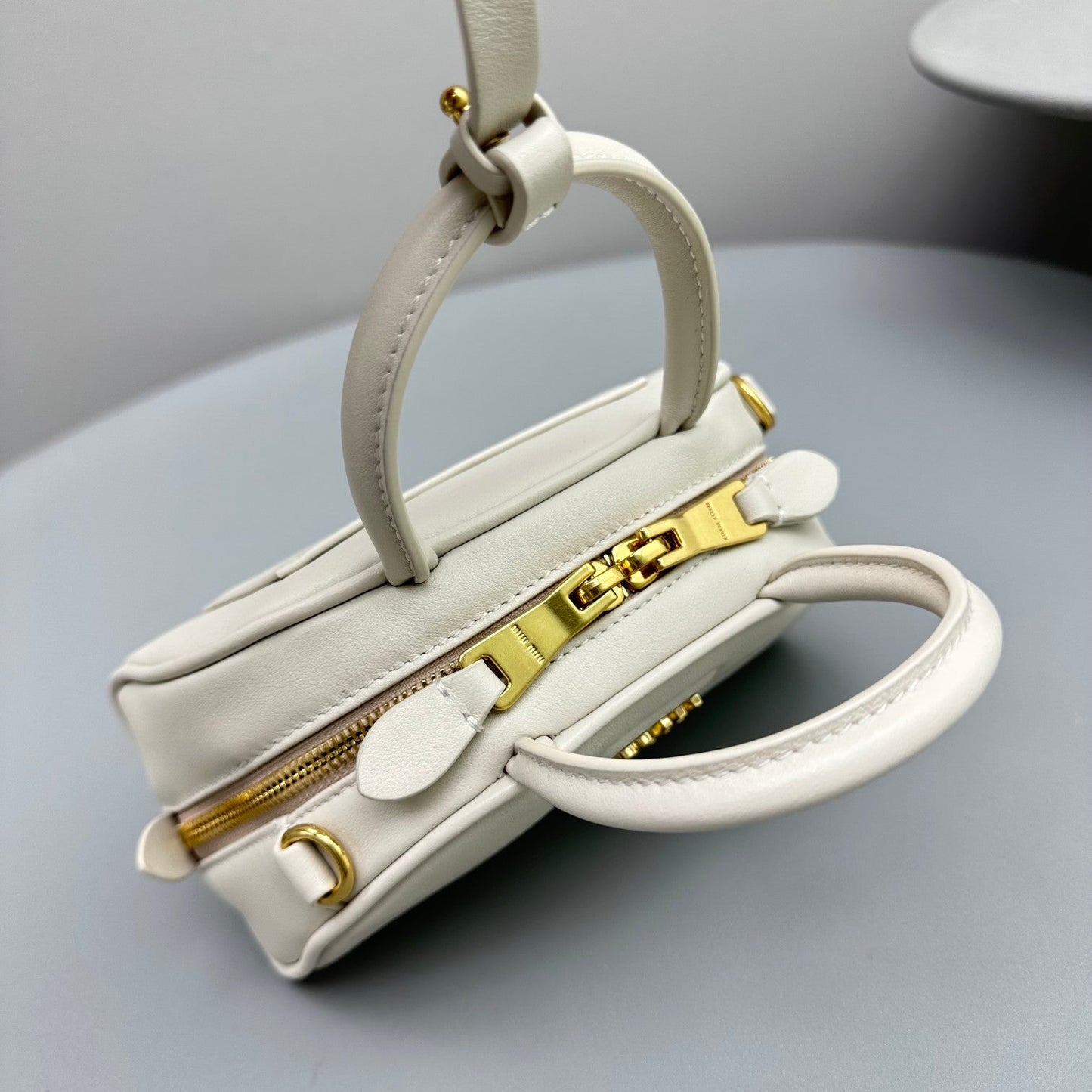 TOP-HANDLE 18 BAG IN WHITE CALFSKIN