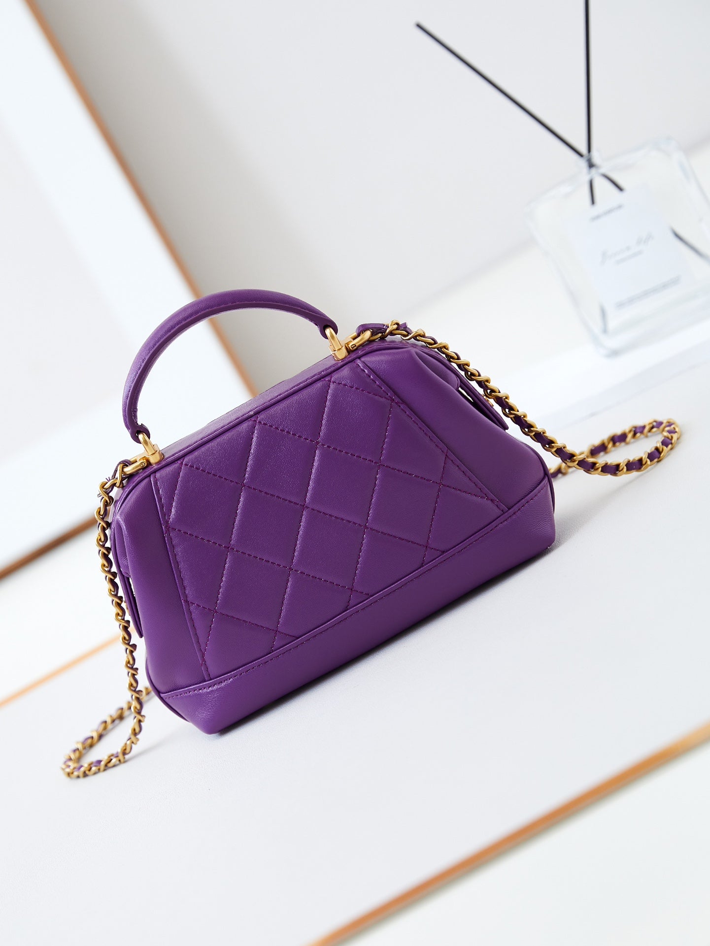 SMALL TOP HANDLE BAG 18 IN PURPLE OIL-WAX LAMBSKIN GOLD HARDWARE