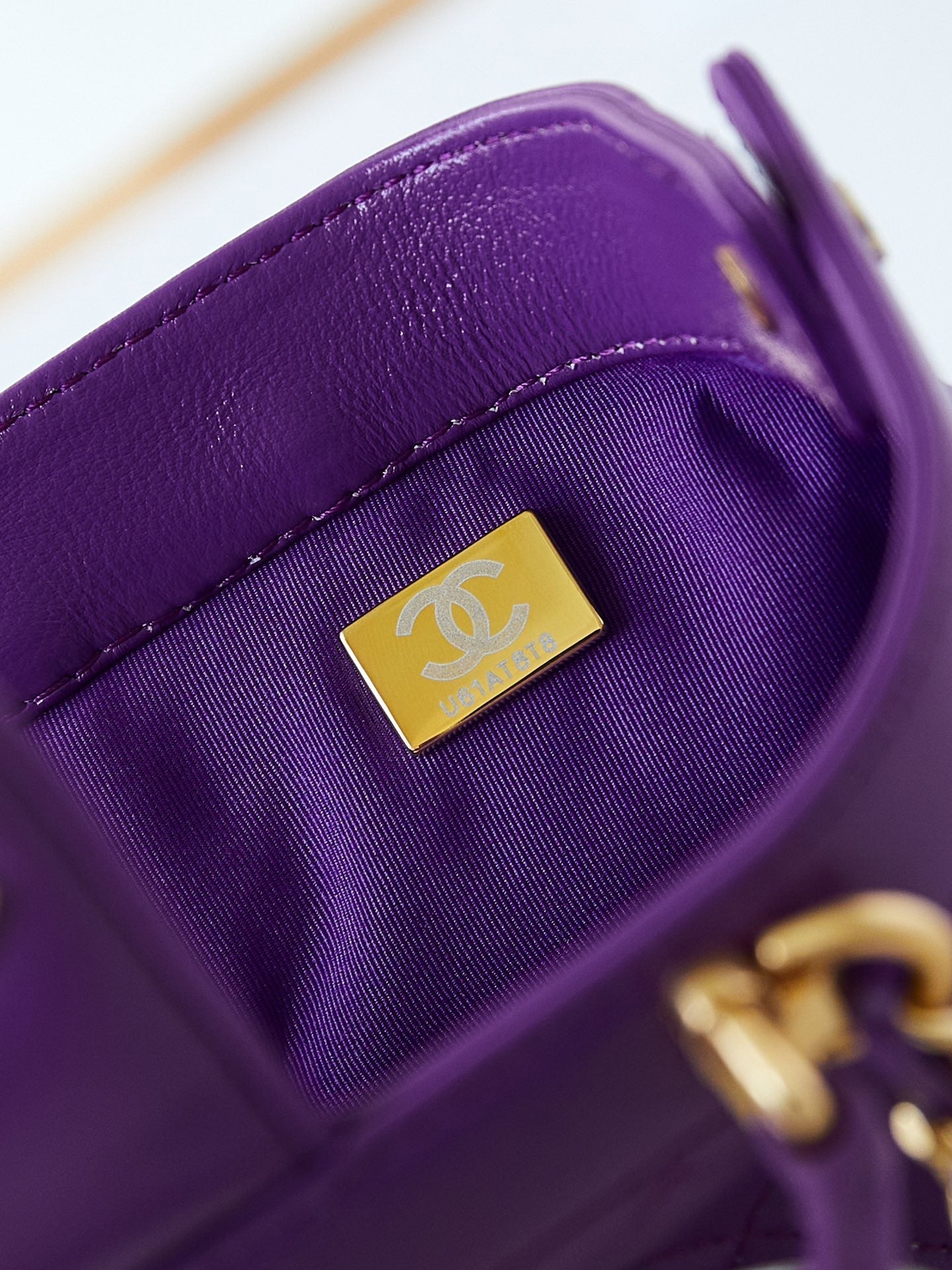 SMALL TOP HANDLE BAG 18 IN PURPLE OIL-WAX LAMBSKIN GOLD HARDWARE