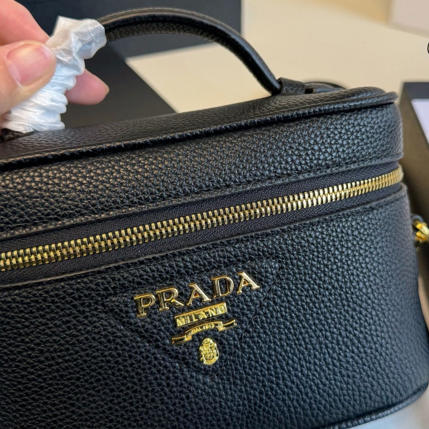 VANITY CASE BAG 19 IN BLACK CALFSKIN GOLD HARDWARE