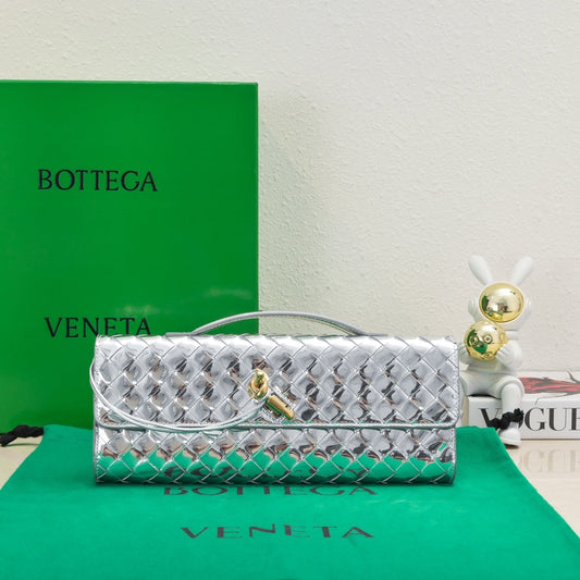 BV Long Clutch Andiamo 31 Silver Metalic Leather Ghw