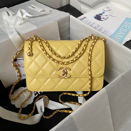 CC 22 FLAP BAG IN YELLOW CORN GOLD HARDWARE