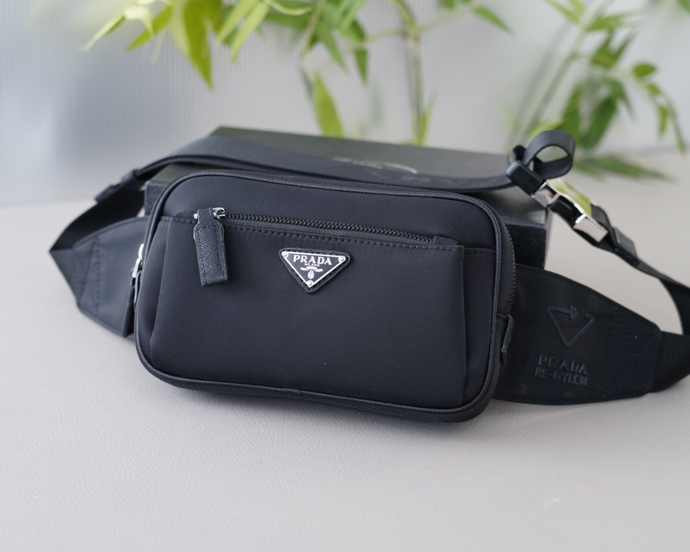 SHOULDER BAG 22 IN BLACK RE-NYLON