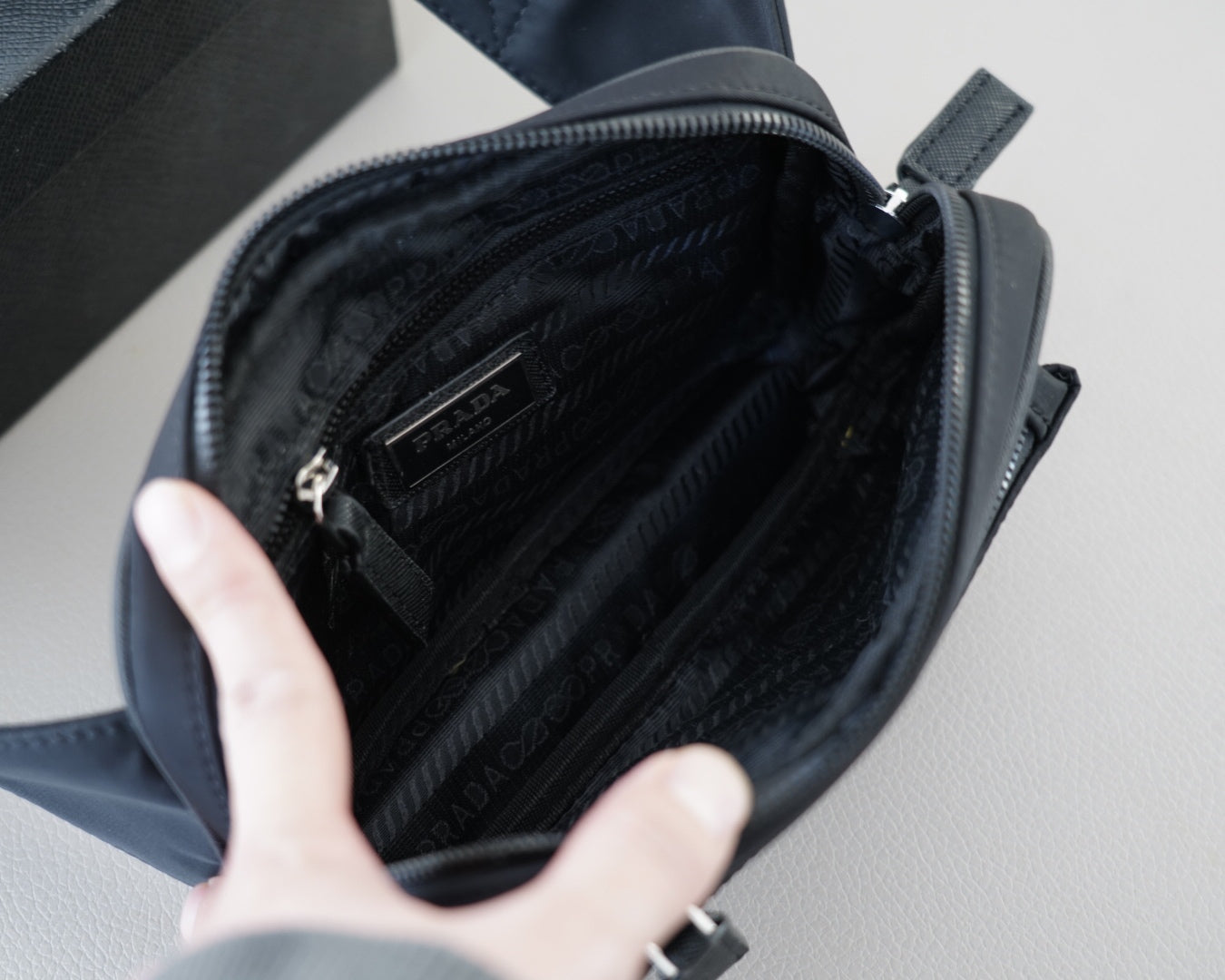 SHOULDER BAG 22 IN BLACK RE-NYLON