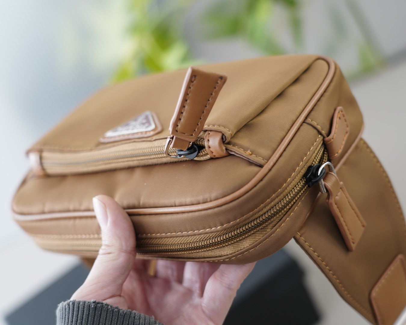 SHOULDER BAG 22 IN TAN BROWN RE-NYLON