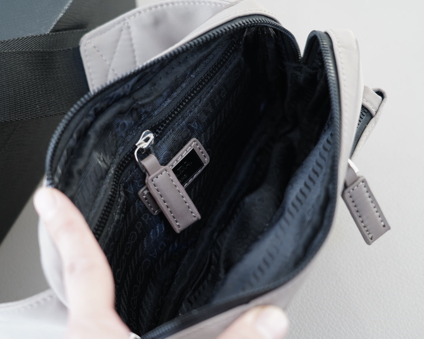 SHOULDER BAG 22 IN LIGHT GREY RE-NYLON BLACK STRAP