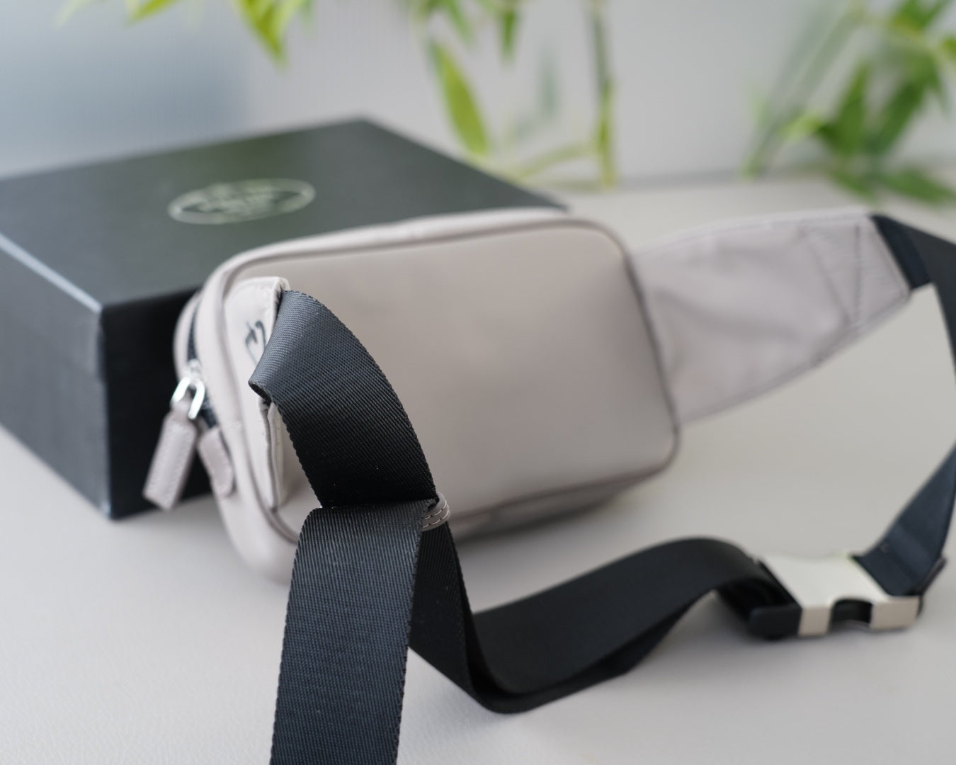 SHOULDER BAG 22 IN LIGHT GREY RE-NYLON BLACK STRAP