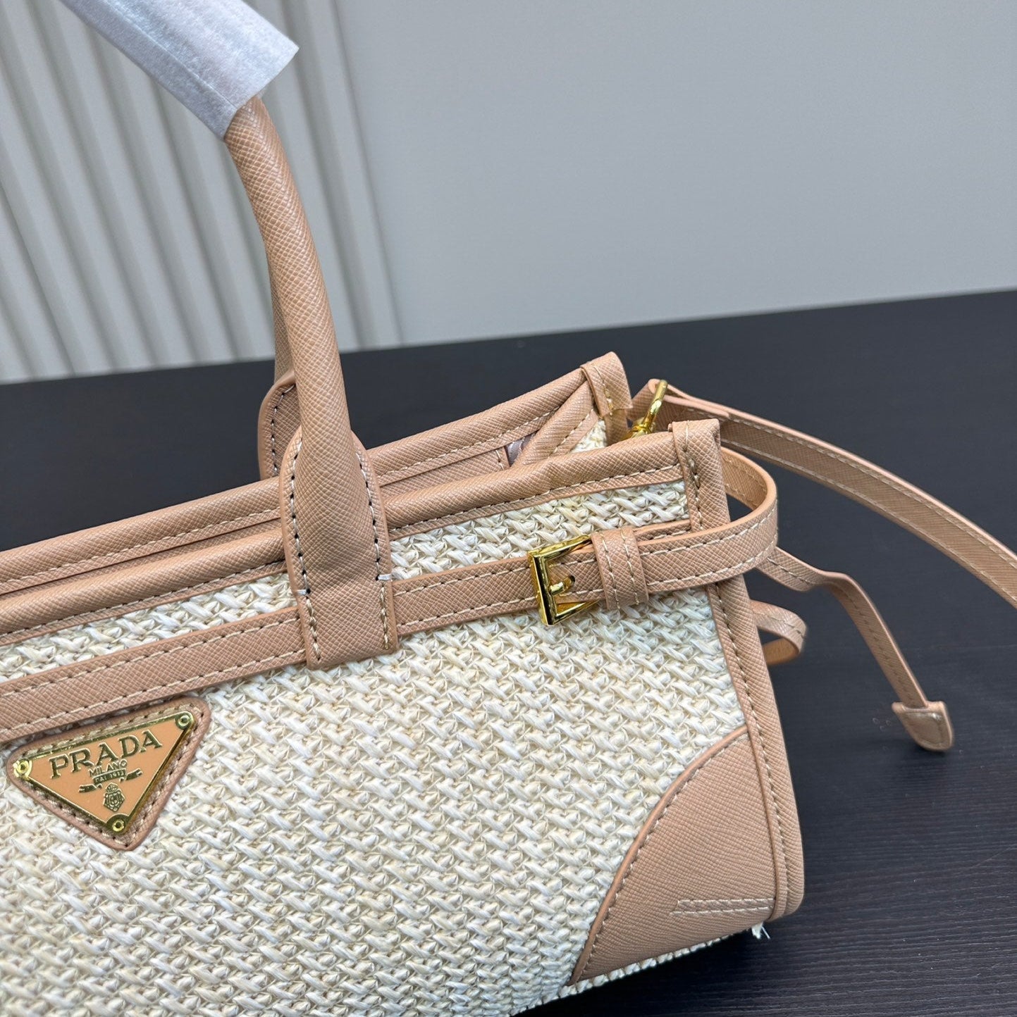 BONNIE SOFT LUX HANDBAG 32 IN BEIGE WOVEN RAFFIA WITH TAN CALFSKIN