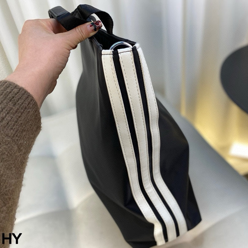 WHITE TRIPLE STRIPES TOTE BAG 40 IN BLACK RE-NYLON